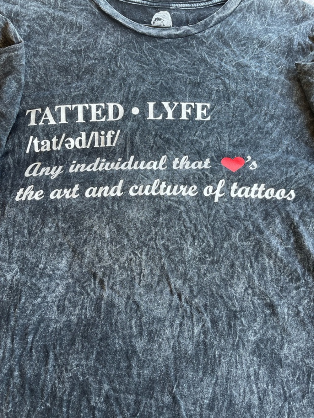 Tatted Lyfe-Men’s Medium Short Sleeve Black Acid Wash Tee
